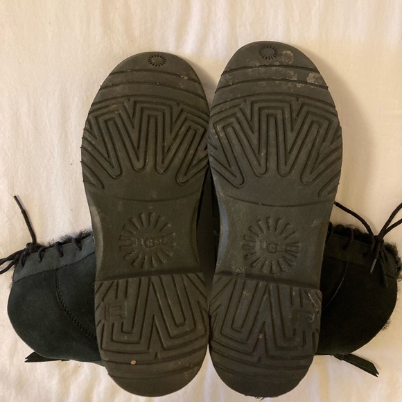 UGG Women’s Daney (1017507) Black Round Toe Lace-Up Ankle Snow Boots Size US 8 - Picture 4 of 6